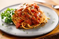 “うっかり汚れ”を引き起こす料理は「トマトソース系パスタ」が1位　※画像はイメージです（shersor/stock.adobe.com）