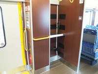 Aシートには大型荷物置き場がある（報道公開時に撮影）