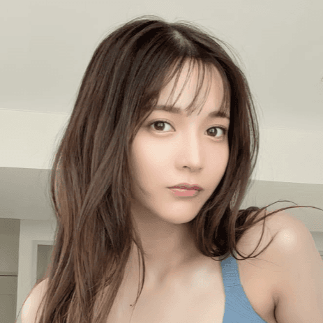 「FLASH」（26年6月9日発売号）に登場した黒嵜菜々子のオフショット　本人のX（@0516_nanako）より