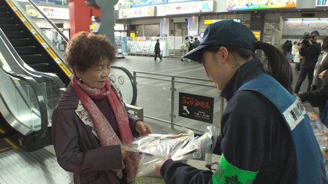 香川県警による啓発活動　JR高松駅　高松市浜ノ町