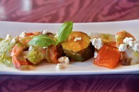 近海の魚介と地元の野菜