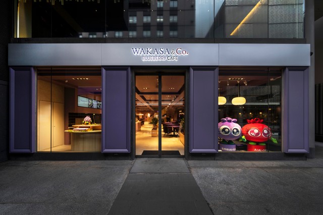 『WAKASA＆Co. 京都四条店』店頭 ※わかさ生活提供