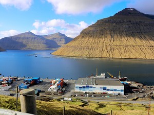 サッカー・ワールドカップに独自で挑むフェロー諸島代表、絶景サッカー場が育む魅力
