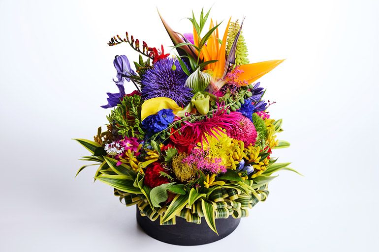 黒く濁った花瓶の水 花を生業とした母へ、今かける言葉