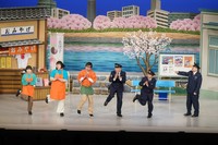 「ポクチンダンス」を披露した（左から）ヨネダ2000の誠と愛、おいでやす小田、原西孝幸、岡村隆史、川畑泰史