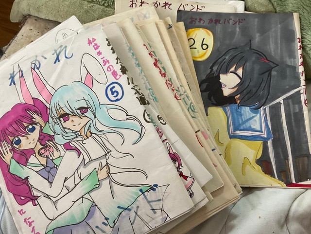 小学生時代に3年間かけて完成させた全26巻の長編大作漫画／もえちさん（@moeti0302）提供
