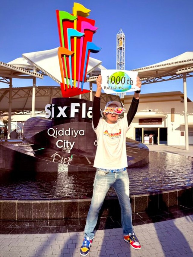 世界中のジェットコースター1000機種に乗車したジェットコースター男さん ／ジェットコースター男さん（@jetcoasterotoko）提供