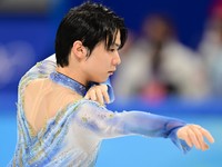 男子ショートプログラムの演技を前に練習する羽生結弦選手