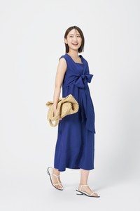 日テレとANAがコラボしたワンピース「ANA meets Audire 7days wrap dress」（提供）