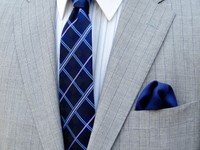 パフドスタイルのポケットチーフ 画像はイメージ（Paylessimages/stock.adobe.com）