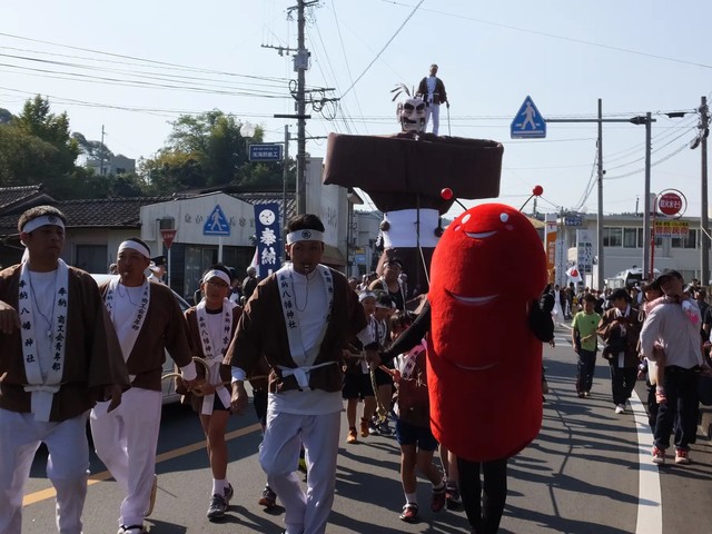 ※弥五郎どん祭りに参加するそお星人（提供画像）
