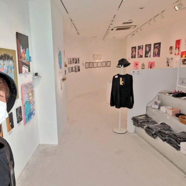 らむね 岡さん主催「しゅわしゅわアートフェス」　多彩なアーティストが集う、お祭り的アート展での一コマ（画像提供：らむね 岡さん）