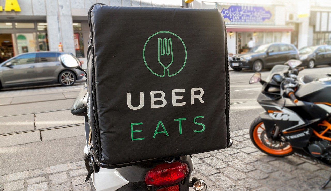 相次ぐUber Eatsトラブル…「配達員も店もプライド持って