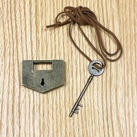 「進撃の巨人 画集 FLY」（諫山創）特典の「エレンの鍵」（画像はサンプル）