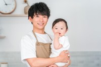男性の育児休業取得率が初めて5割超　※画像はイメージです（buritora/stock.adobe.com）