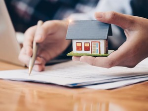 相続不動産は活用すべきか、それとも売却すべきか？