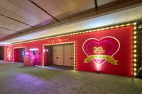 出入口もド派手です！