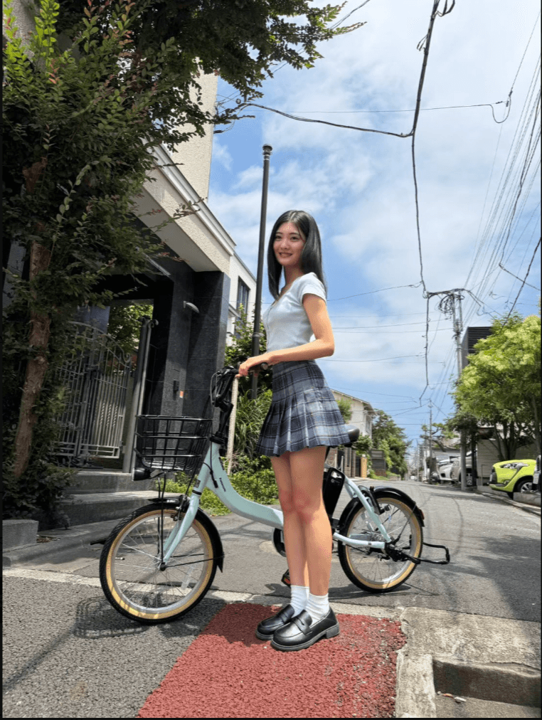 「FLASH」（26年9月15日発売号）に登場した舞香のオフショット　本人のX（@i_maika1121
）より