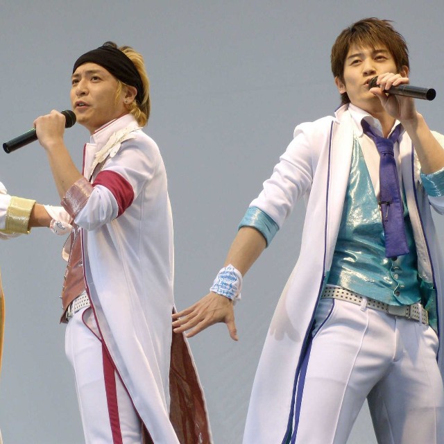 羞恥心の（左から）上地雄輔、つるの剛士、野久保直樹＝2008年