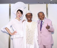 （左から）北山みつき、オスマン・サンコン、アントン・ウィッキー＝2026年