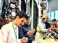 万博会場のイエメンのショップでは、値切り魂に火をつける！？（提供：旅野そらさん）