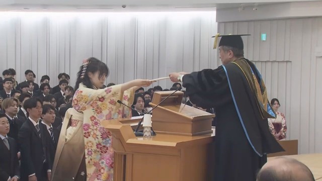 東北学院大学で卒業式　２６００人が新たな門出