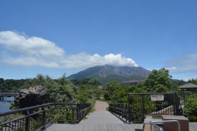 島内のいたるところで、山が見渡せる