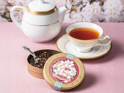 茶菓子盆　透かし紅葉に桜花弁　新品未使用箱入り 茶菓子盆 透かし紅葉に桜花弁 新品未使用箱入り