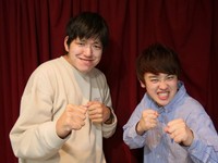 その衝撃的な顔を再現したからし蓮根の二人