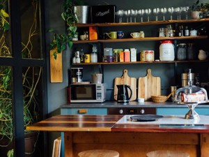 他人のために生きようと、ハンバーグソースのために玉ねぎを30分炒めてみると