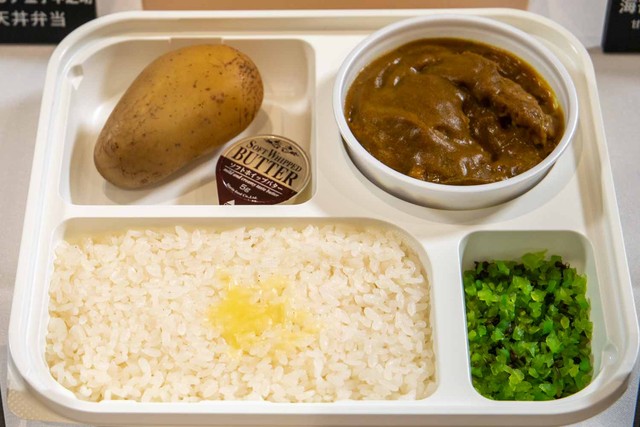 【金賞】オーベルジーヌ「チキンカレー（税込1188円）」