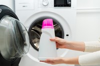 使う方も多いであろう「漂白剤」※画像はイメージです（Sappheiros/stock.adobe.com）