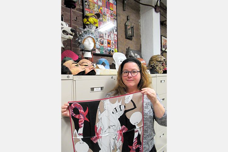 ラ・ママ実験劇場のアーカイブ担当カイリー・ゲッツさん=2025年10月、ニューヨーク、福田宏樹撮影