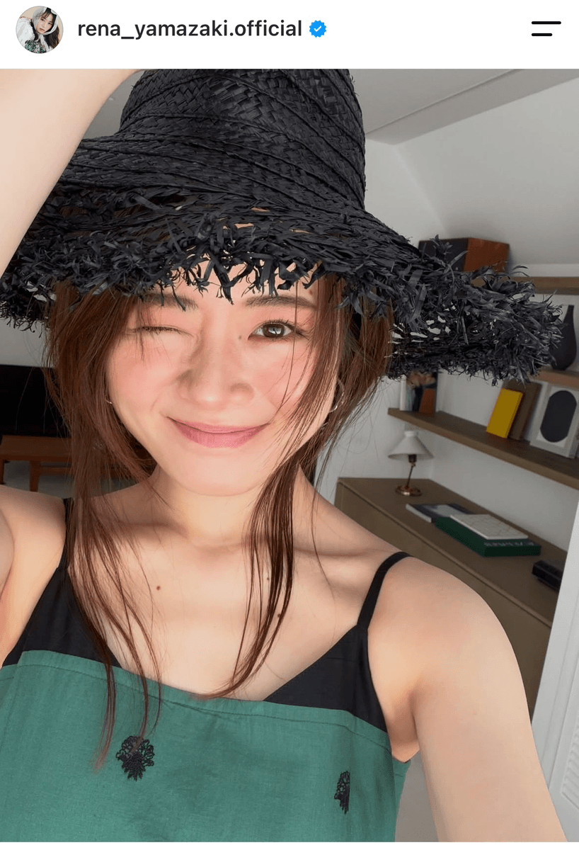 山崎怜奈(@rena_yamazaki.official)さんのインスタグラムより