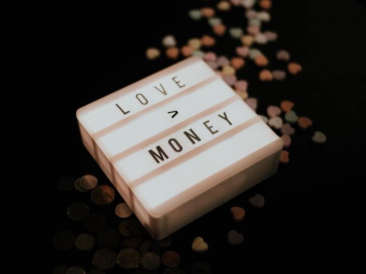 貢ぐことが愛と言う彼 お金で 好き を買わない私との溝は深かった かがみよかがみ