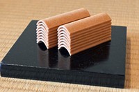 琴のような形をした八ッ橋（聖護院八ッ橋総本店）