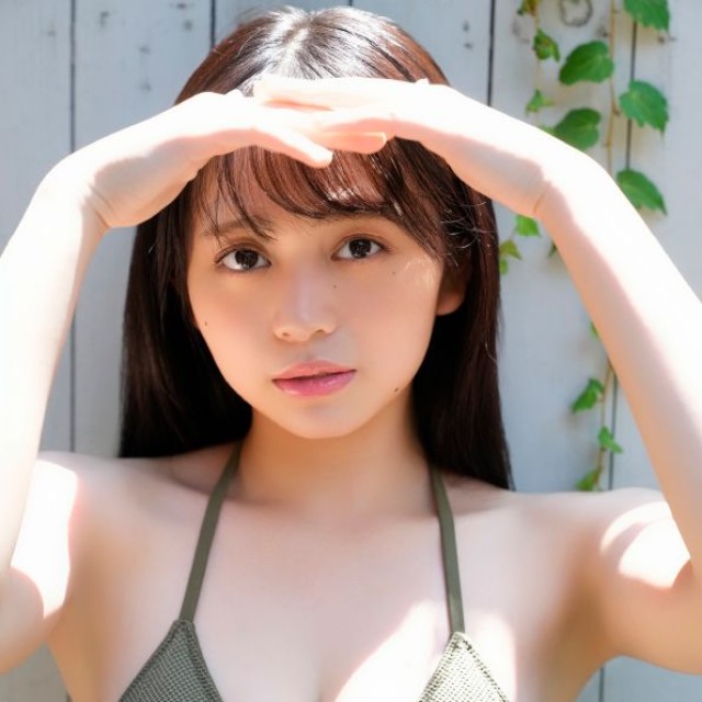 蓬莱舞 BOMBデジタル写真集「忘れられない時間」(ワン・パブリッシング)より