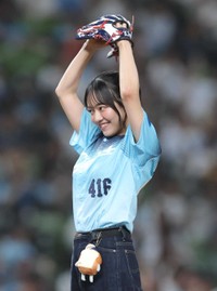 大きくふりかぶる朝井彩加＝ベルーナドーム