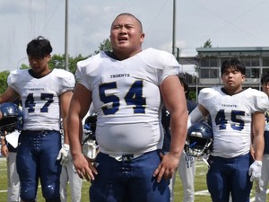 バレー - 大阪体育大・江口喬太郎 主将・主務・リベロの3役 「泣いて