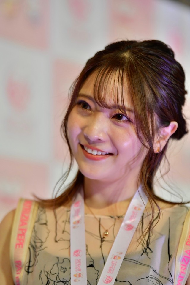 新アプリの魅力を熱く語るモデルの「さっぴょん」こと本谷さん