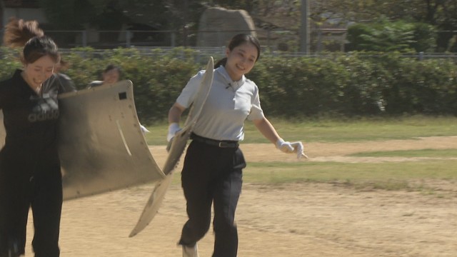 警察学校に体験入校したKSBの篠原茉那アナウンサー　9日