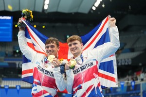 「私はゲイで、金メダリスト」 英国飛び込み選手が会見で語った半生