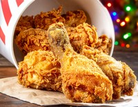 世界中で愛されるチキン※画像はイメージです（糸へん/stock.adobe.com）