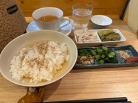こちらが話題の冷やし紅茶漬け（カミムラさん提供）