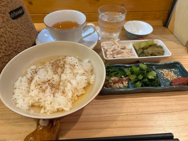 こちらが話題の冷やし紅茶漬け（カミムラさん提供）