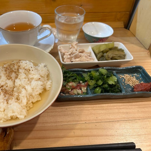 こちらが話題の冷やし紅茶漬け（カミムラさん提供）