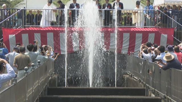 讃岐平野に田植えシーズン到来　香川用水で豊作を祈願する水口祭　香川・三豊市