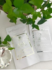 夜用「P L Xサプリ」（写真左）と朝用「NMNサプリ」で目覚めスッキリ