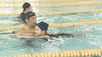 民間業者に委託した水泳の授業　ヴィスポことひら　香川・琴平町五條