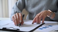 給付金の申告漏れを防ぐには？（Prathankarnpap/stock.adobe.com）